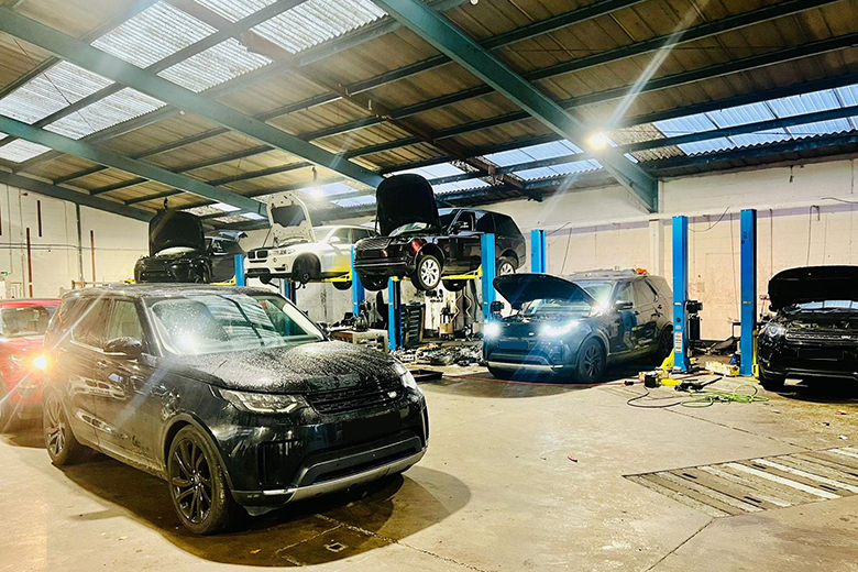 Land Rover Discovery 5 Engine Maintenance: Expert Guide!